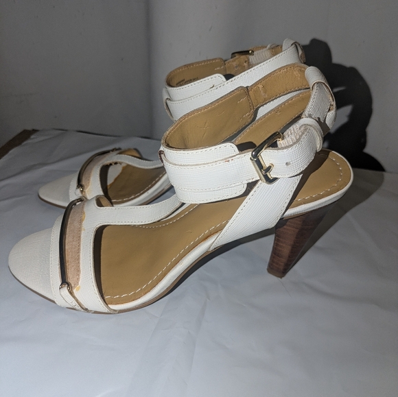 Elegant White Strappy Sandals - Picture 1 of 7